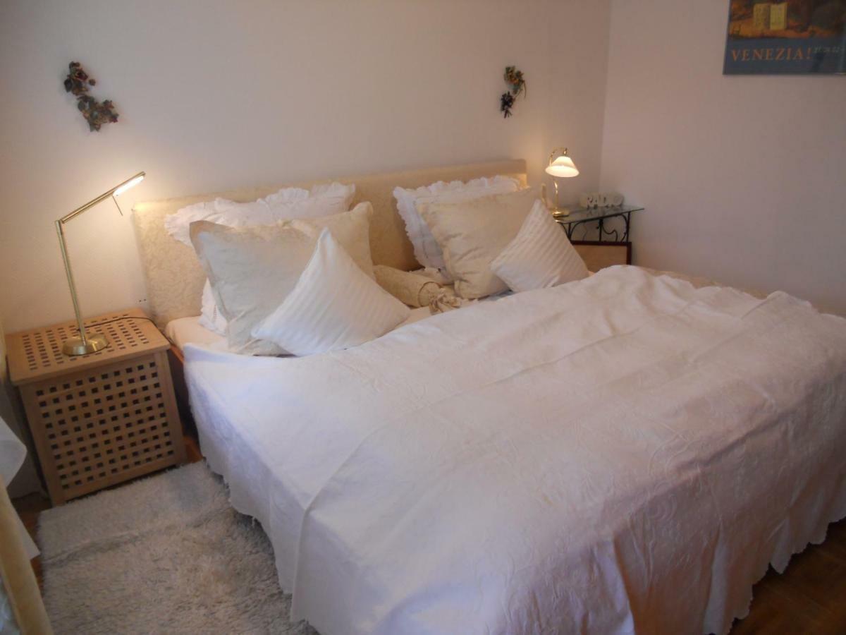 Ferienwohnung In Bonn Esterno foto
