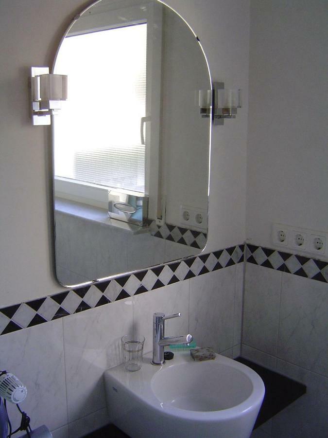 Ferienwohnung In Bonn Esterno foto