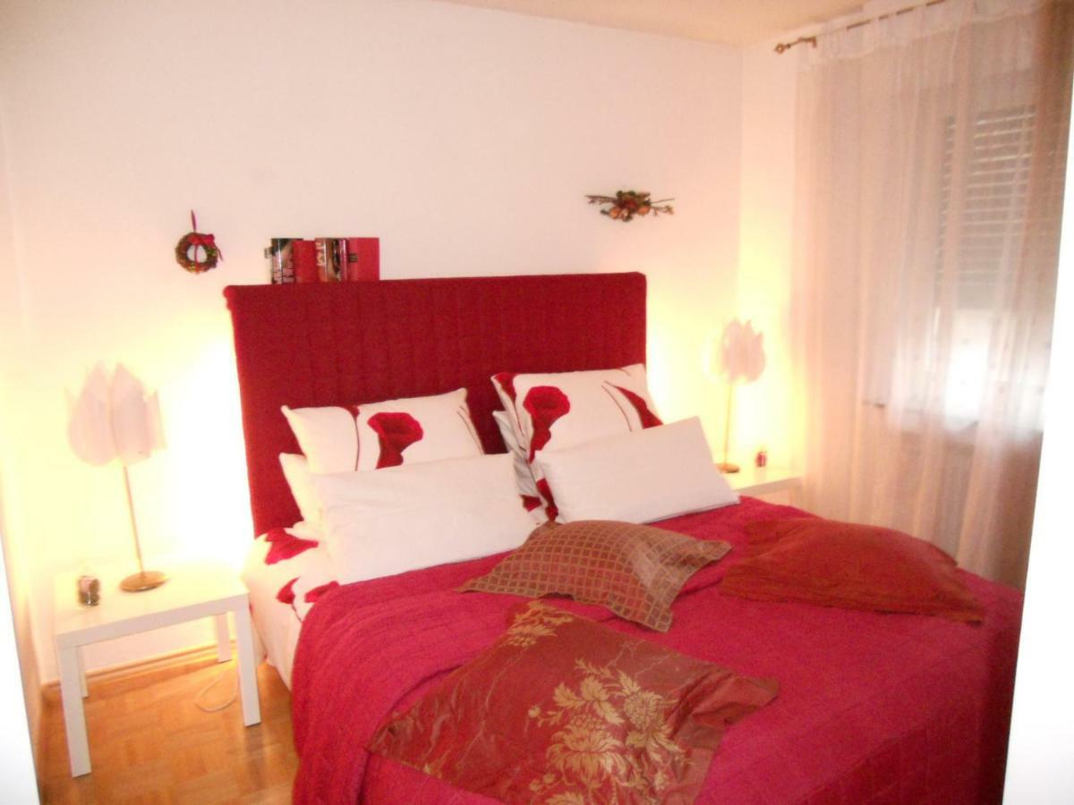Ferienwohnung In Bonn Esterno foto